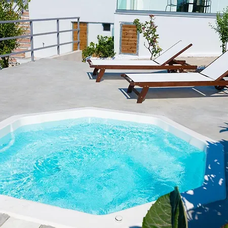 Queen's Gem Luxury - Heated Jacuzzi & Pool *