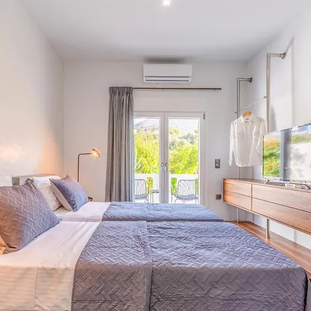 Villa Queen's Gem Luxury - Heated Jacuzzi & Pool