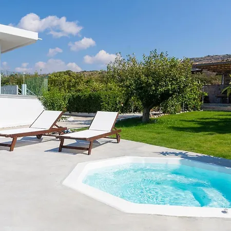 Villa Queen's Gem Luxury - Heated Jacuzzi & Pool