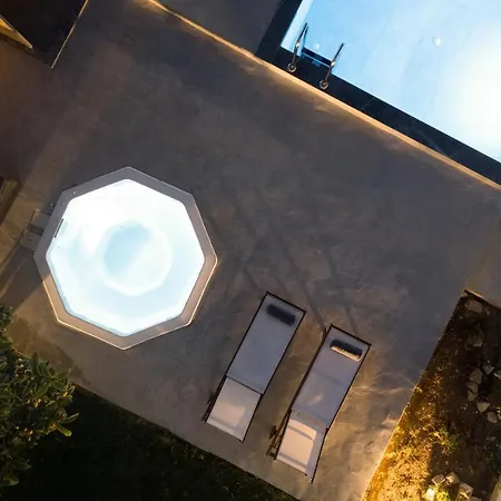Queen's Gem Luxury - Heated Jacuzzi & Pool *
