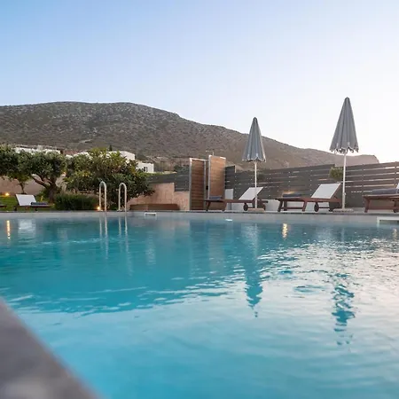 Queen's Gem Luxury - Heated Jacuzzi & Pool Villa *