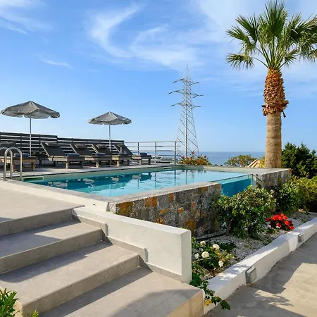 Queen's Gem Luxury - Heated Jacuzzi & Pool *