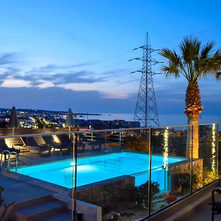 Queen's Gem Luxury - Heated Jacuzzi & Pool *