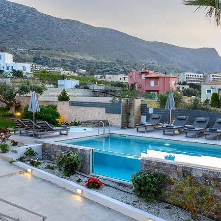 Villa Queen's Gem Luxury - Heated Jacuzzi & Pool *